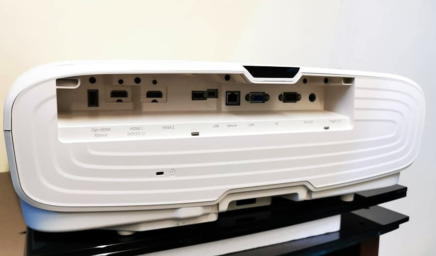 Epson EH-TW8300 4K, 3D home theater projector 83f